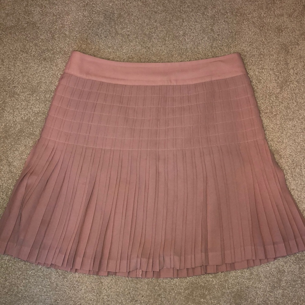 Pink pleated skirt